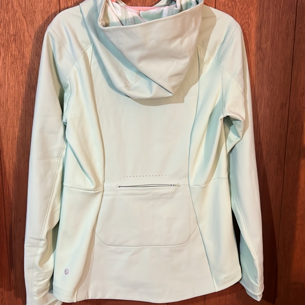 New LULULEMON JACKET - Picture 7 of 13